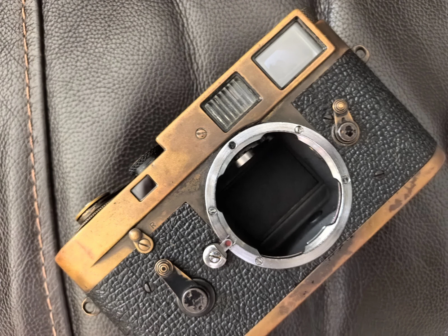 Vintage Leica M2 Rangefinder 35mm Film Camera Body – Black Paint Finish